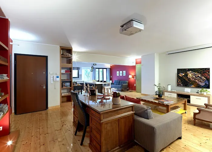 Koukaki Garden Escape Child Friendly Apartment