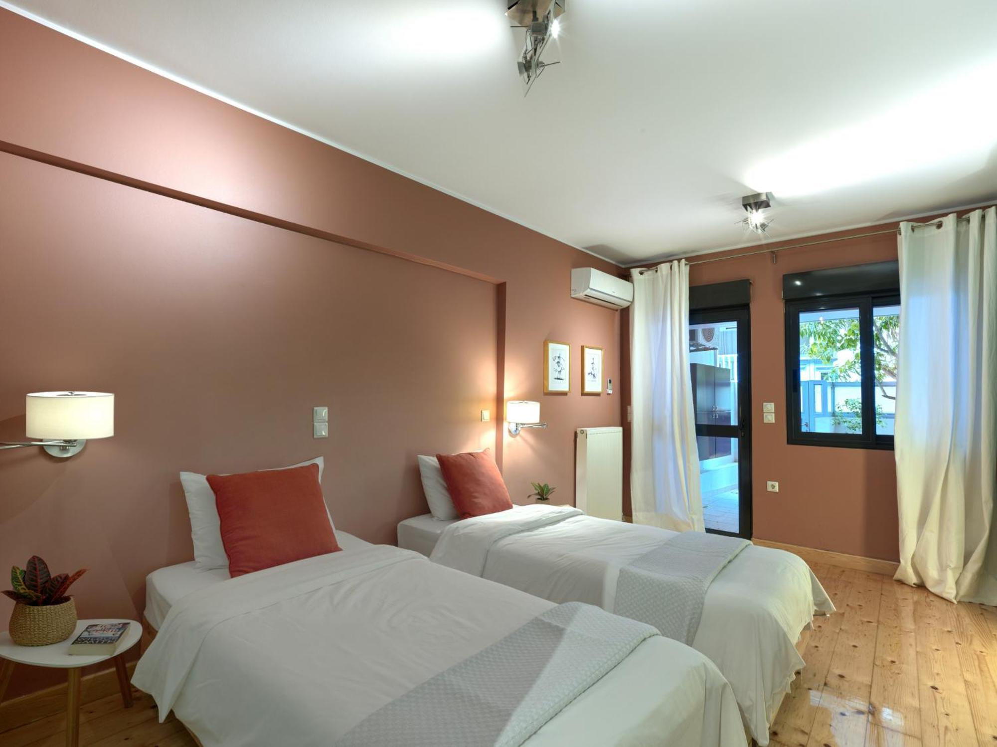 Koukaki Garden Escape Child Friendly * Athens
